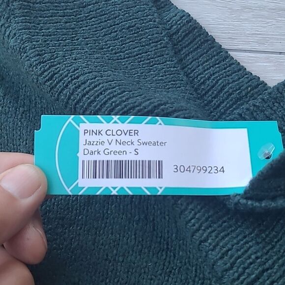 PINK CLOVERJazzie V‎ Neck Sweater Dark Green Small Stitch Fix Nwt - Picture 7 of 7